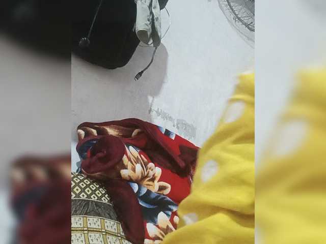 Khadija3 live cam on BongaCams