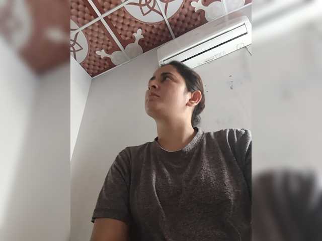Khadija3 live cam on BongaCams