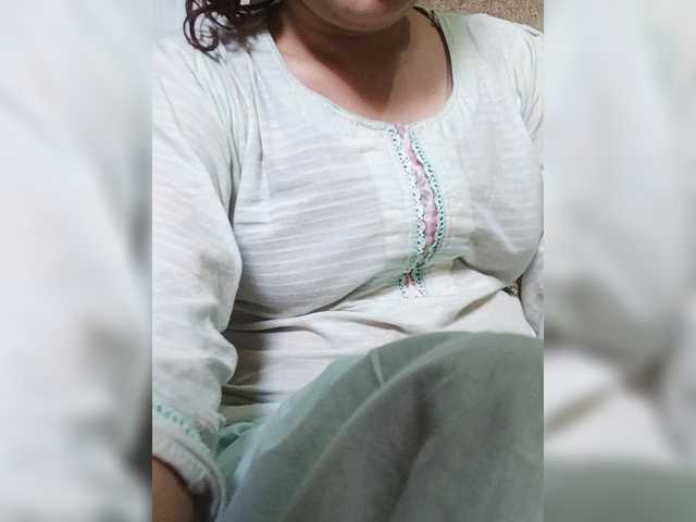 Khadija3 live cam on BongaCams