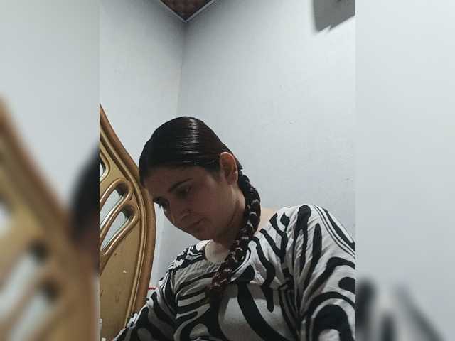 Khadija3 live cam on BongaCams