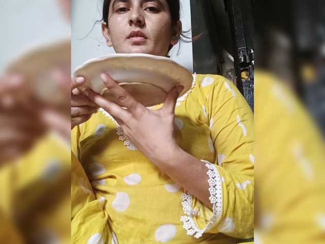 Khadija3 live cam on BongaCams