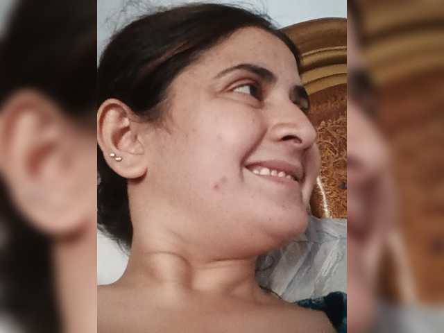 Khadija3 live cam on BongaCams