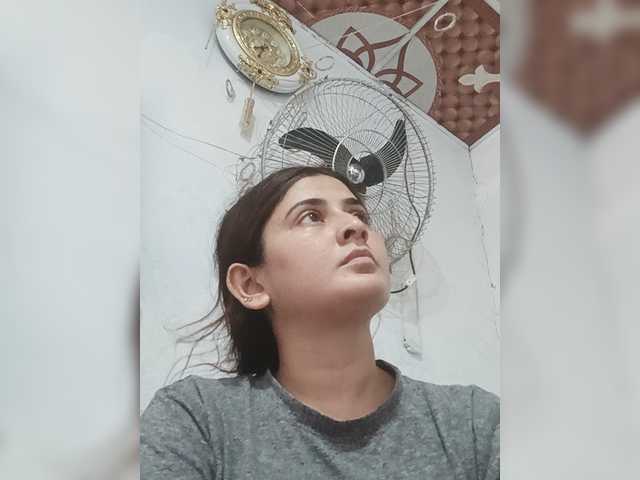 Khadija3 live cam on BongaCams
