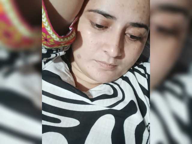 Khadija3 live cam on BongaCams