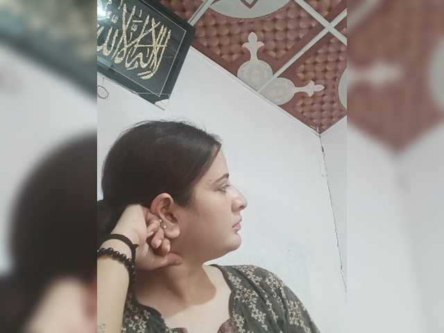Khadija3 live cam on BongaCams