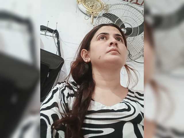 Khadija3 live cam on BongaCams
