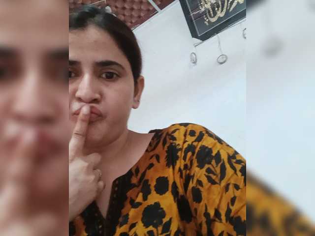 Khadija3 live cam on BongaCams