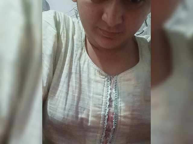 Khadija3 live cam on BongaCams