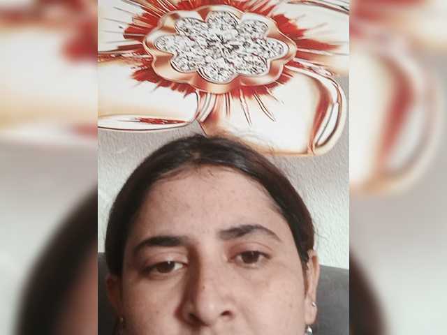 Khadija3 live cam on BongaCams