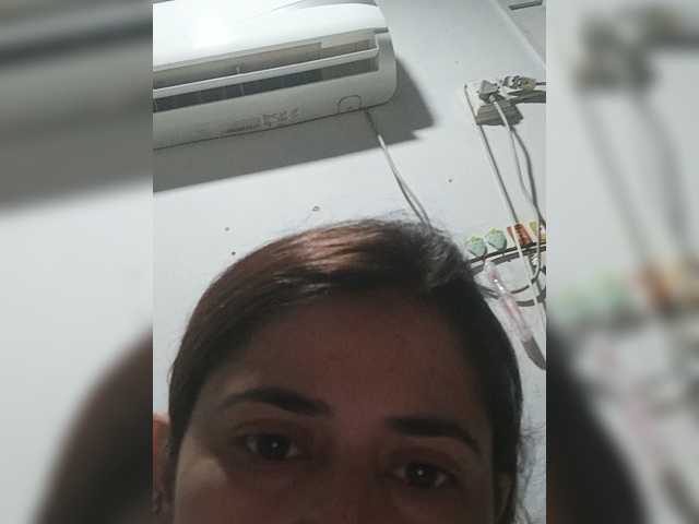 Khadija3 live cam on BongaCams