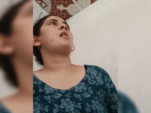 Khadija3 live cam on BongaCams