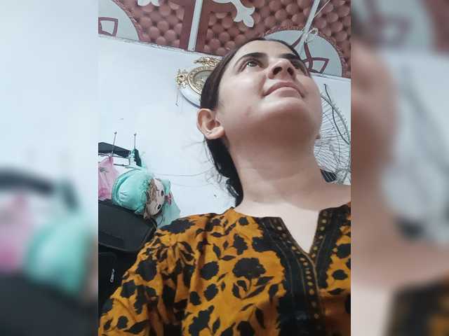 Khadija3 live cam on BongaCams