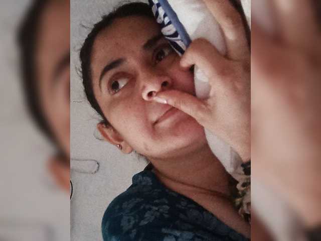 Khadija3 live cam on BongaCams