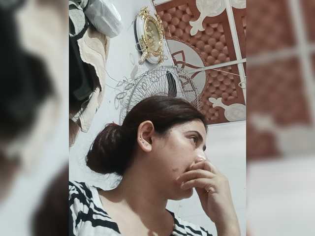 Khadija3 live cam on BongaCams