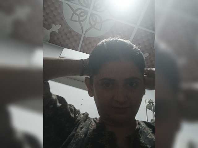 Khadija3 live cam on BongaCams