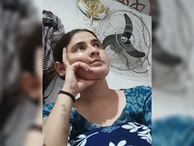 Khadija3 live cam on BongaCams