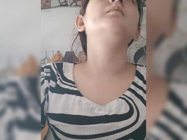 Khadija3 live cam on BongaCams