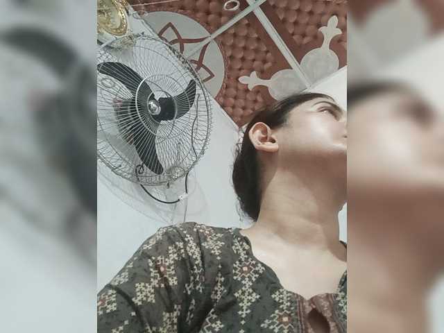Khadija3 live cam on BongaCams