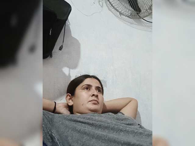 Khadija3 live cam on BongaCams