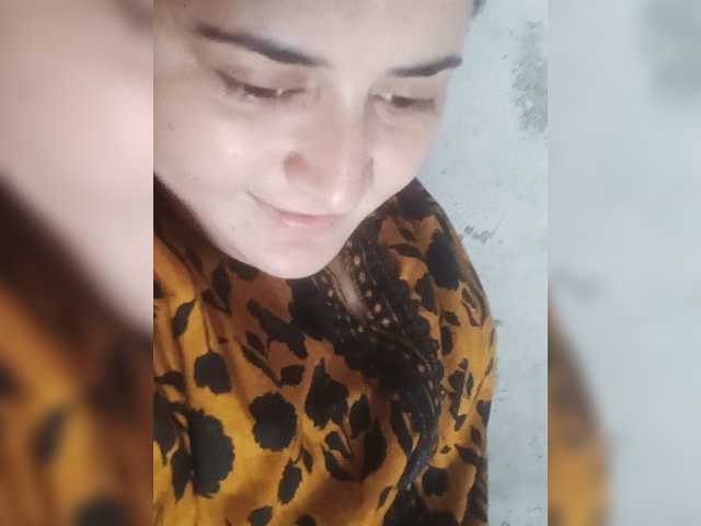 Khadija3 live cam on BongaCams