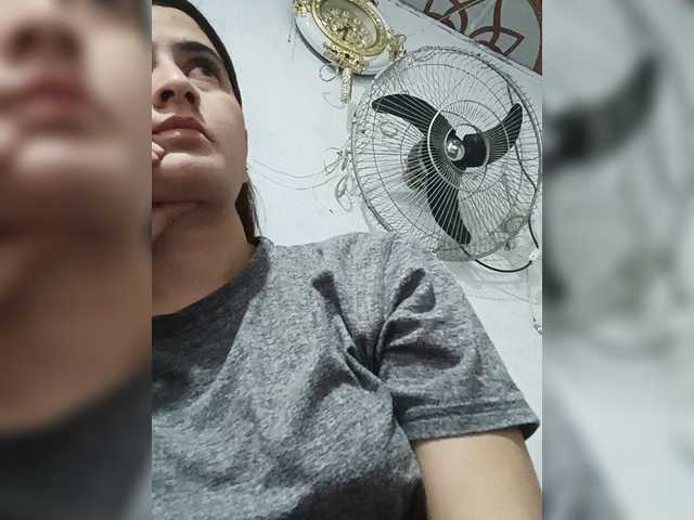 Khadija3 live cam on BongaCams