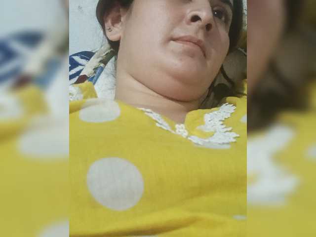 Khadija3 live cam on BongaCams