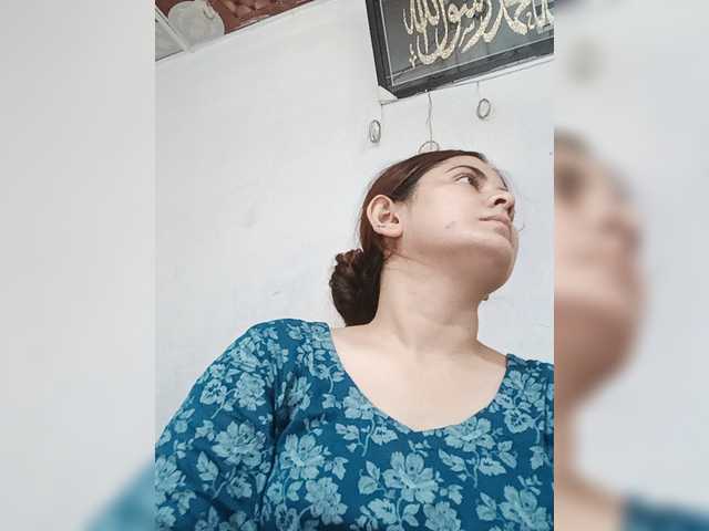 Khadija3 live cam on BongaCams