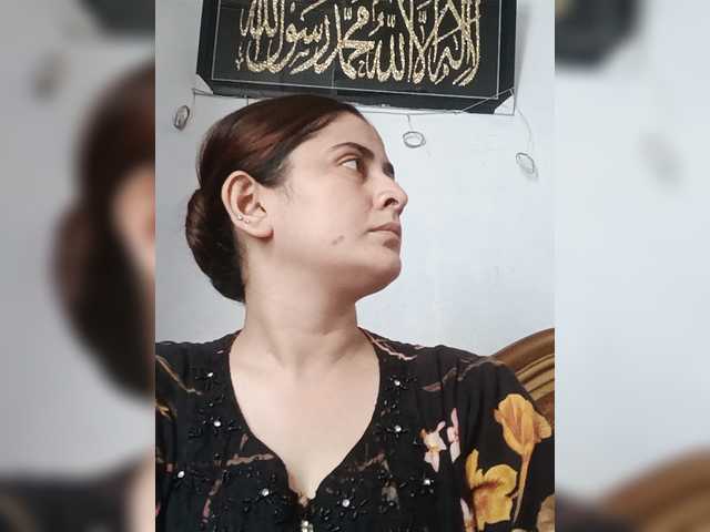 Khadija3 live cam on BongaCams