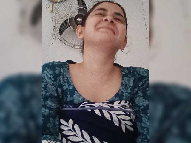 Khadija3 live cam on BongaCams
