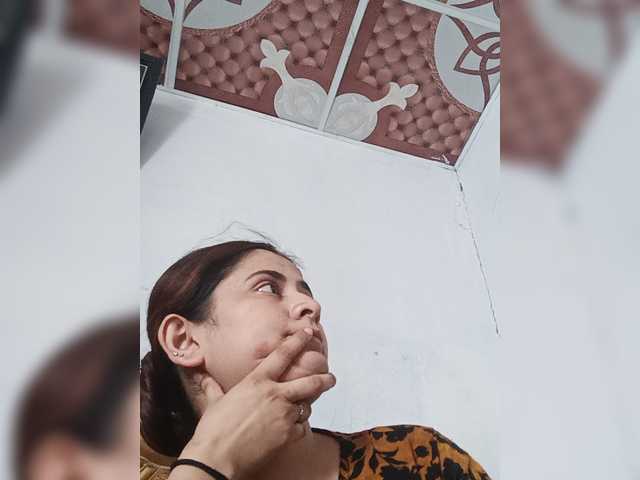 Khadija3 live webcam show