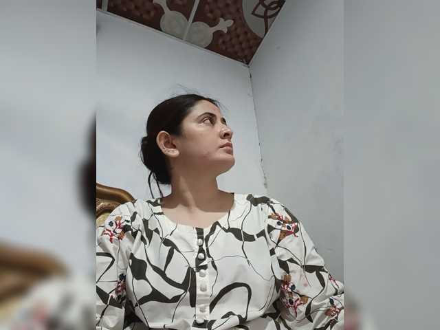 Khadija3 live cam on BongaCams