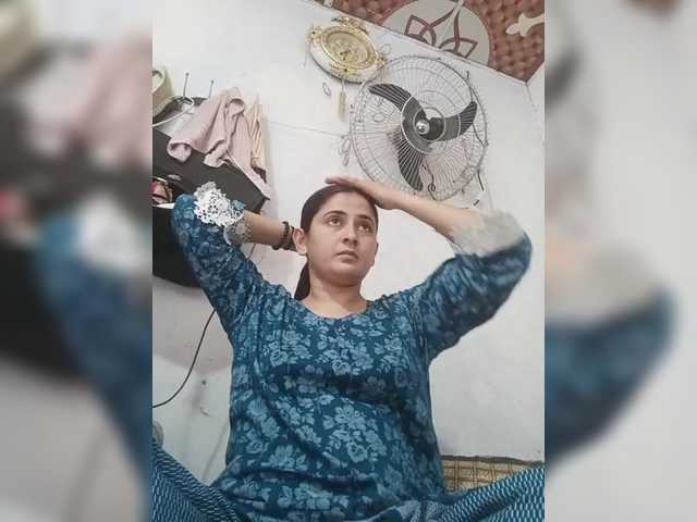 Khadija3 live cam on BongaCams