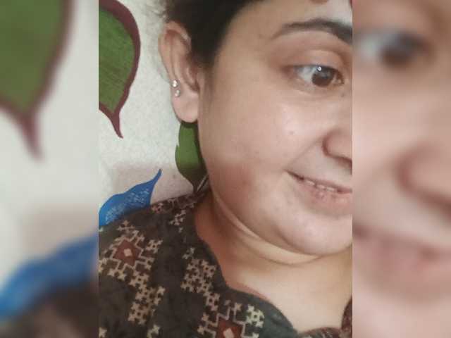 Khadija3 live cam on BongaCams