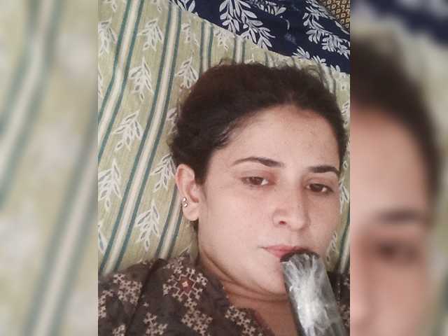 Khadija3 live cam on BongaCams