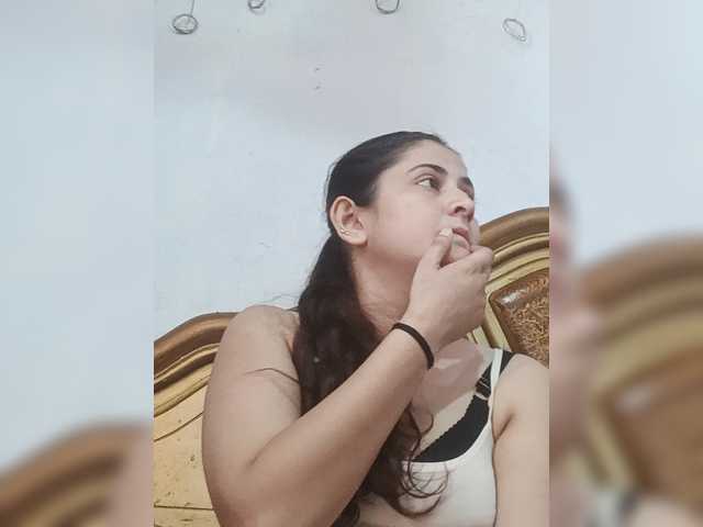 Khadija3 live cam on BongaCams