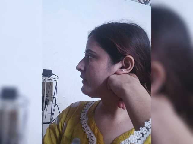 Khadija3 live cam on BongaCams