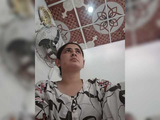 Khadija3 live cam on BongaCams