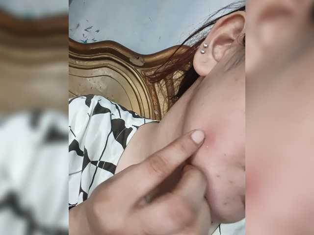 Khadija3 live cam on BongaCams