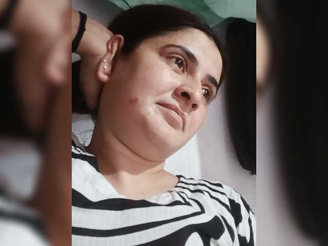 Khadija3 live cam on BongaCams