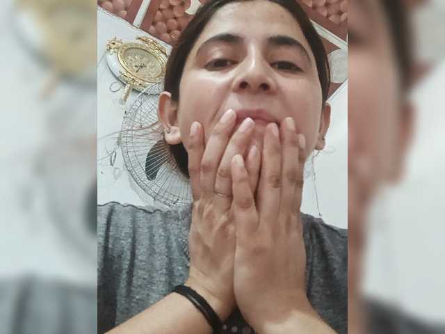 Khadija3 live cam on BongaCams