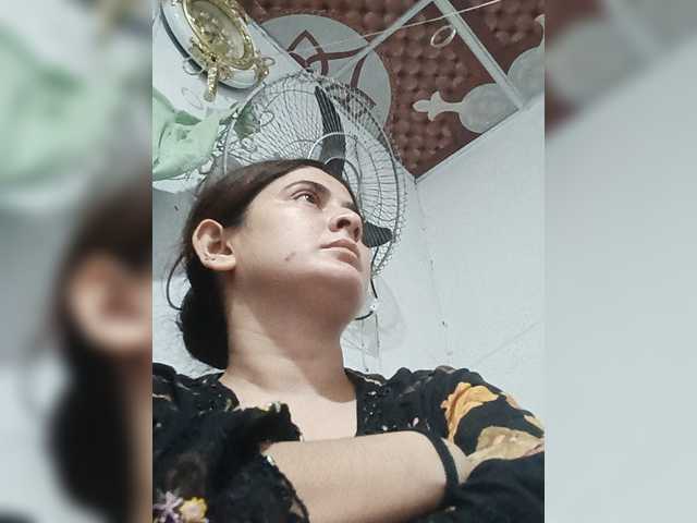 Khadija3 live cam on BongaCams