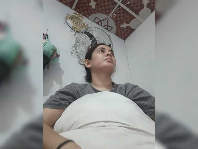 Khadija3 live cam on BongaCams