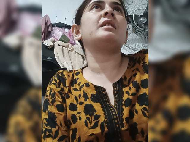 Khadija3 live cam on BongaCams