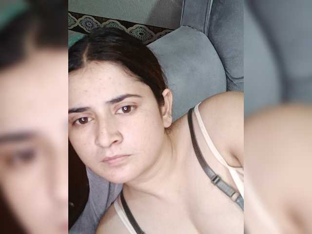 Khadija3 live cam on BongaCams