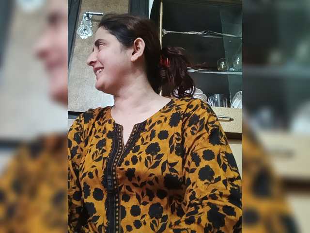 Khadija3 live cam on BongaCams