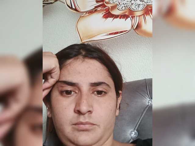Khadija3 live cam on BongaCams