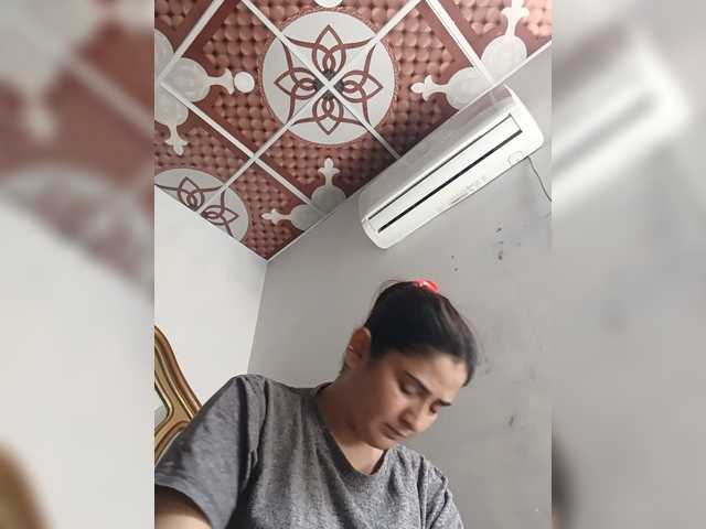 Khadija3 live webcam show