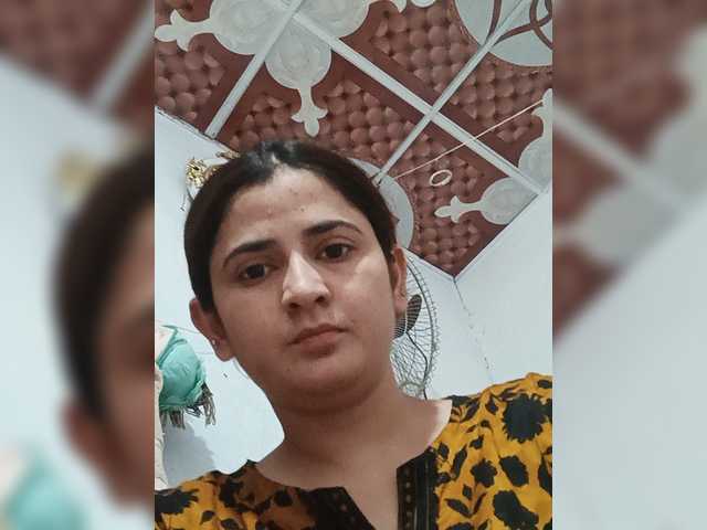 Khadija3 live webcam show