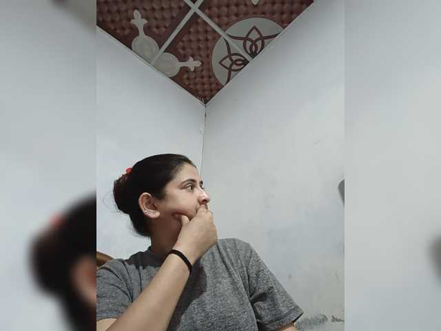 Khadija3 live webcam show