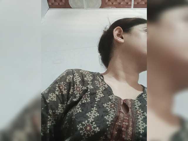 Khadija3 live cam on BongaCams